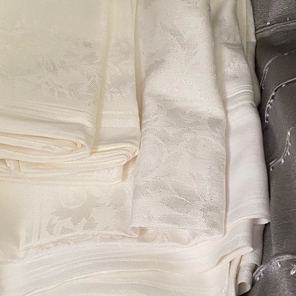 VINTAGE Luxury Rectangular Tablecloth & 3 Napkins - Picture 2 of 16